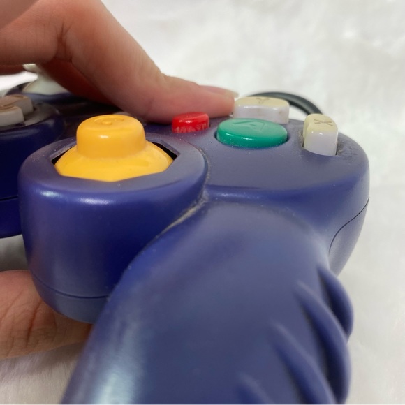MadCatz GameCube purple Nintendo controller - Picture 6 of 12
